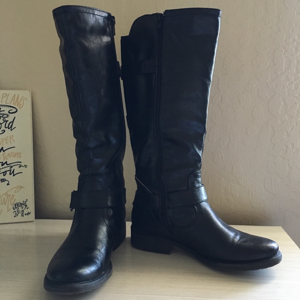 Black boots